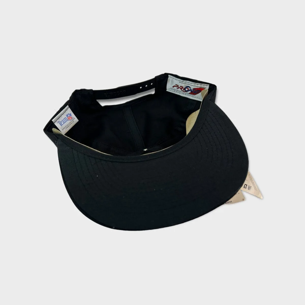 Atlanta Falcons Vintage NFL Snapback hat - Image 4