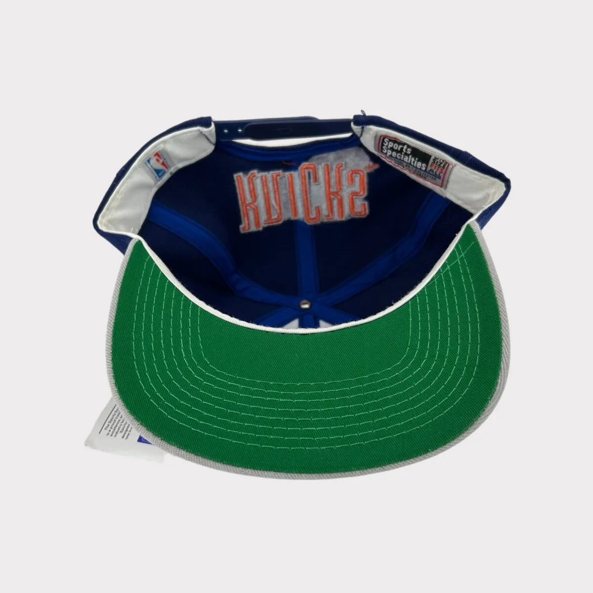 OG New York Knicks NBA Vintage Snapback hat - Image 4