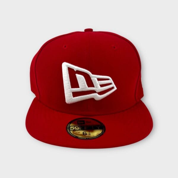 New Era Big Logo fitted hat